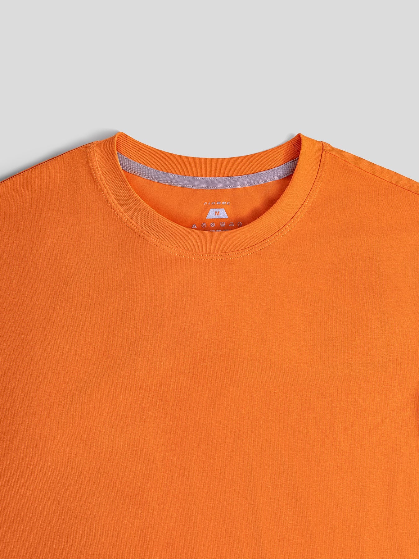 StaySmooth Long Sleeve Curve Hem Tee:Classic Fit