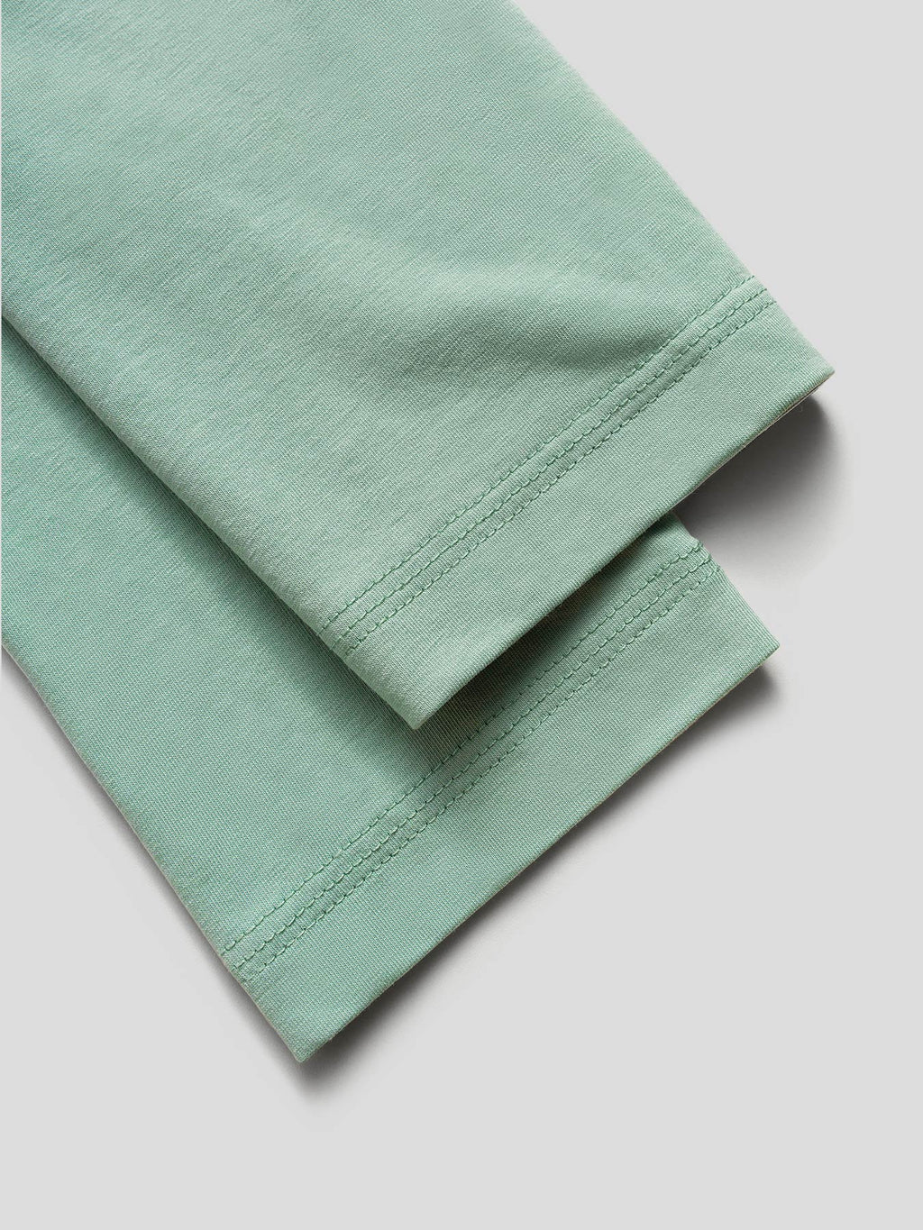 StaySmooth Long Sleeve Curve Hem Tee: Slim Fit