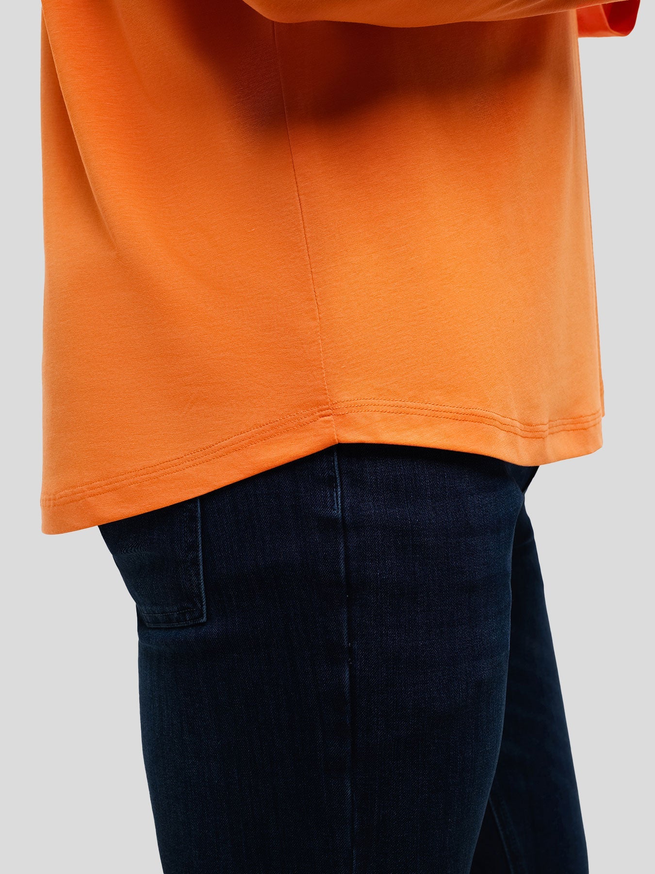 StaySmooth Long Sleeve Curve Hem Tee: Slim Fit