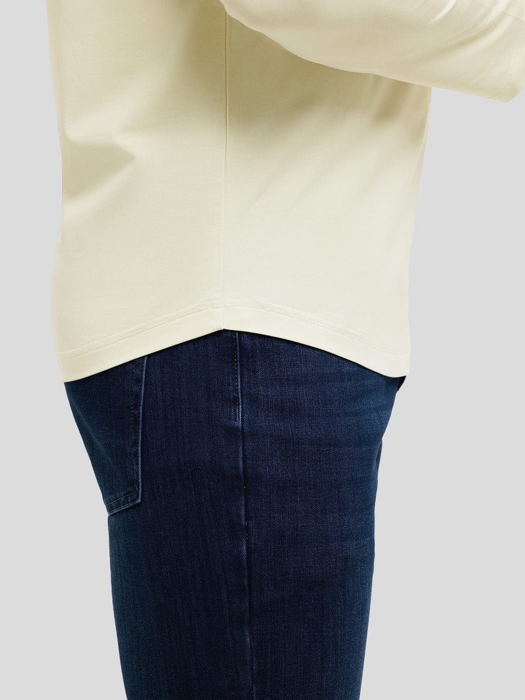 StaySmooth Long Sleeve Curve Hem Tee: Slim Fit