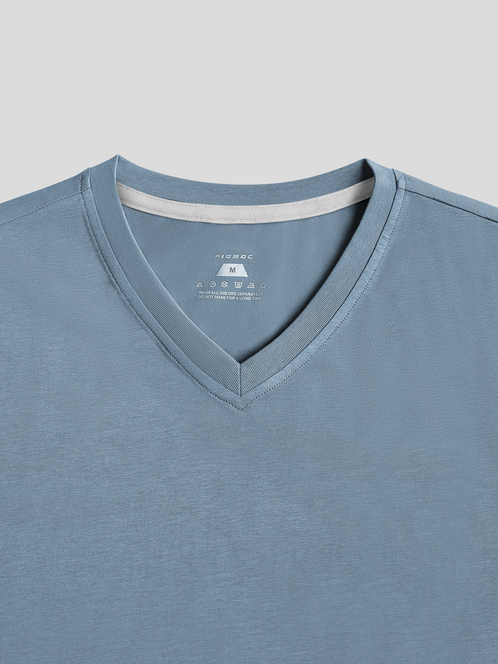 StayCool 2.0 V-neck Curve-Hem Tee: Slim Fit